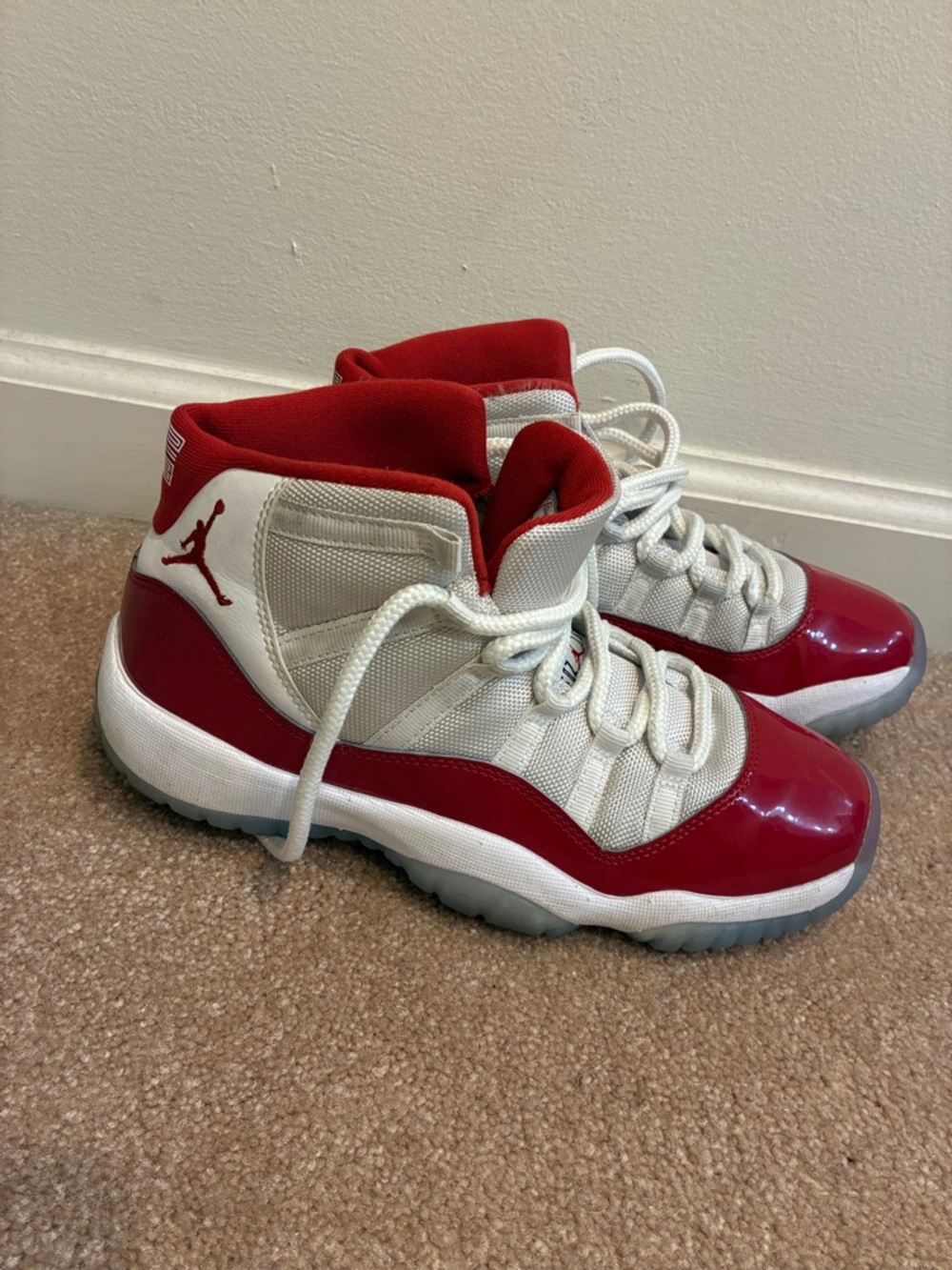 Jordan 11 retro Kids Sneakers Red and White - Picture 5 of 12